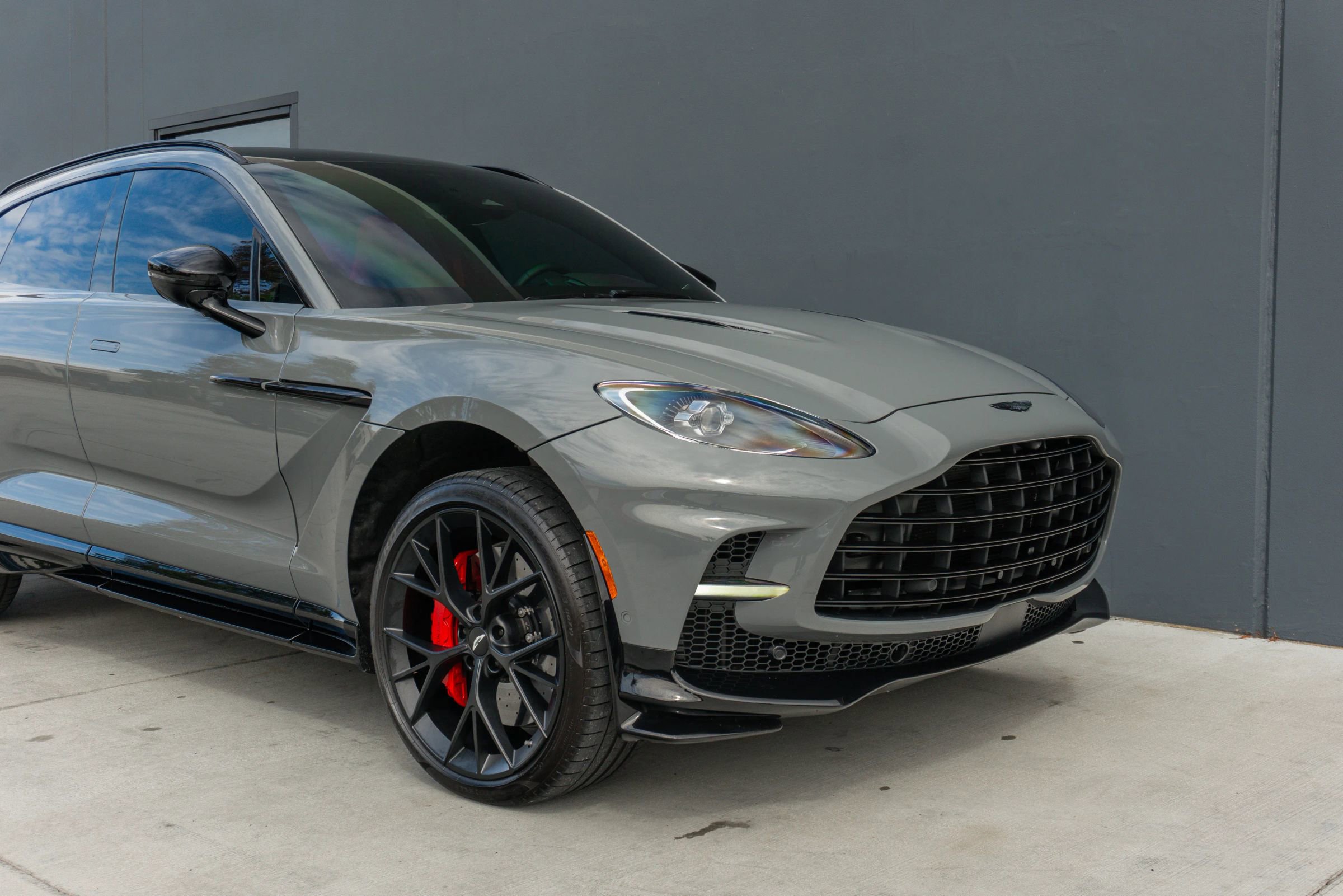 Used 2025 Aston Martin DBX 707 image 39