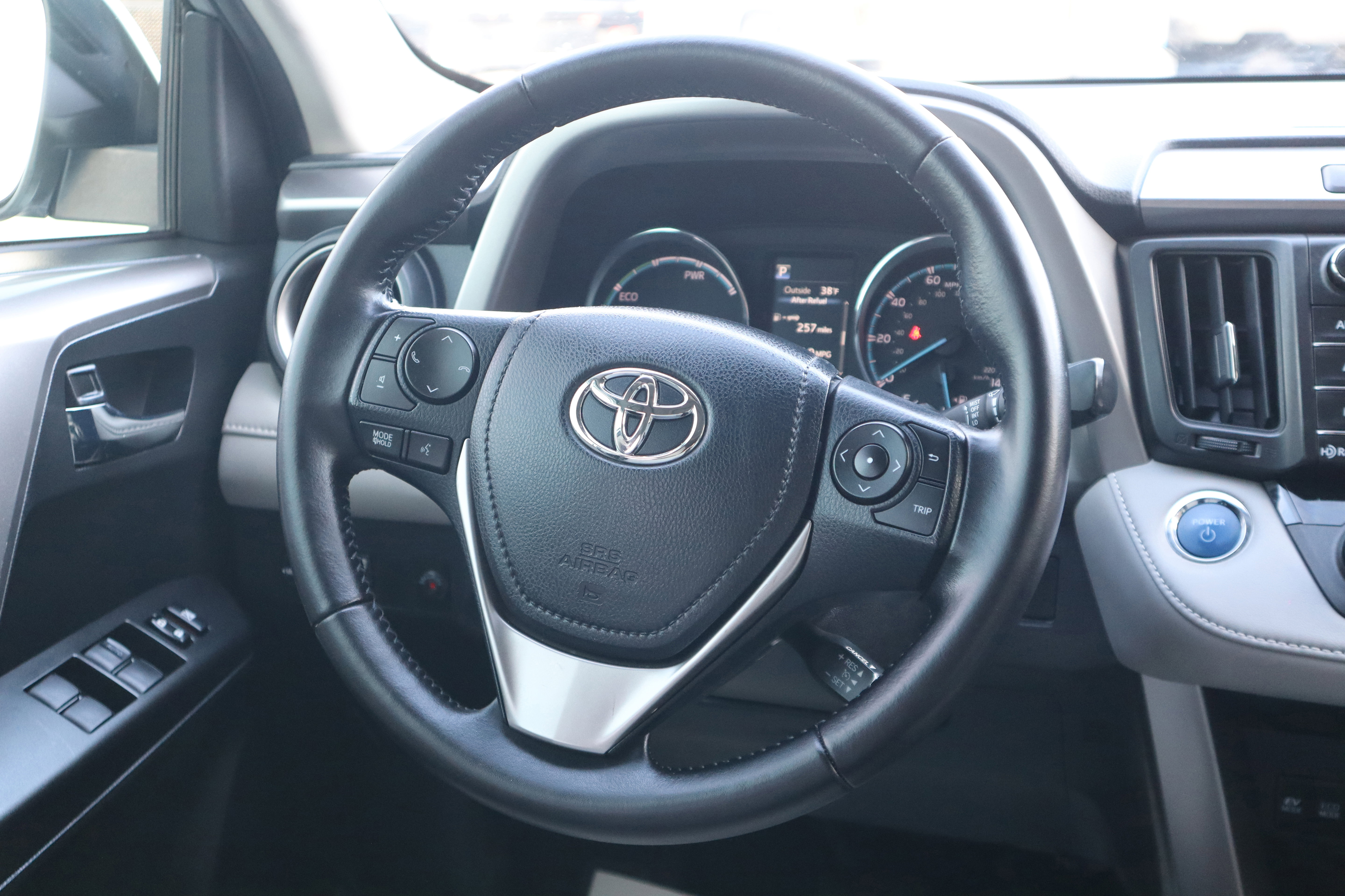 Used 2016 Toyota RAV4 XLE image 14