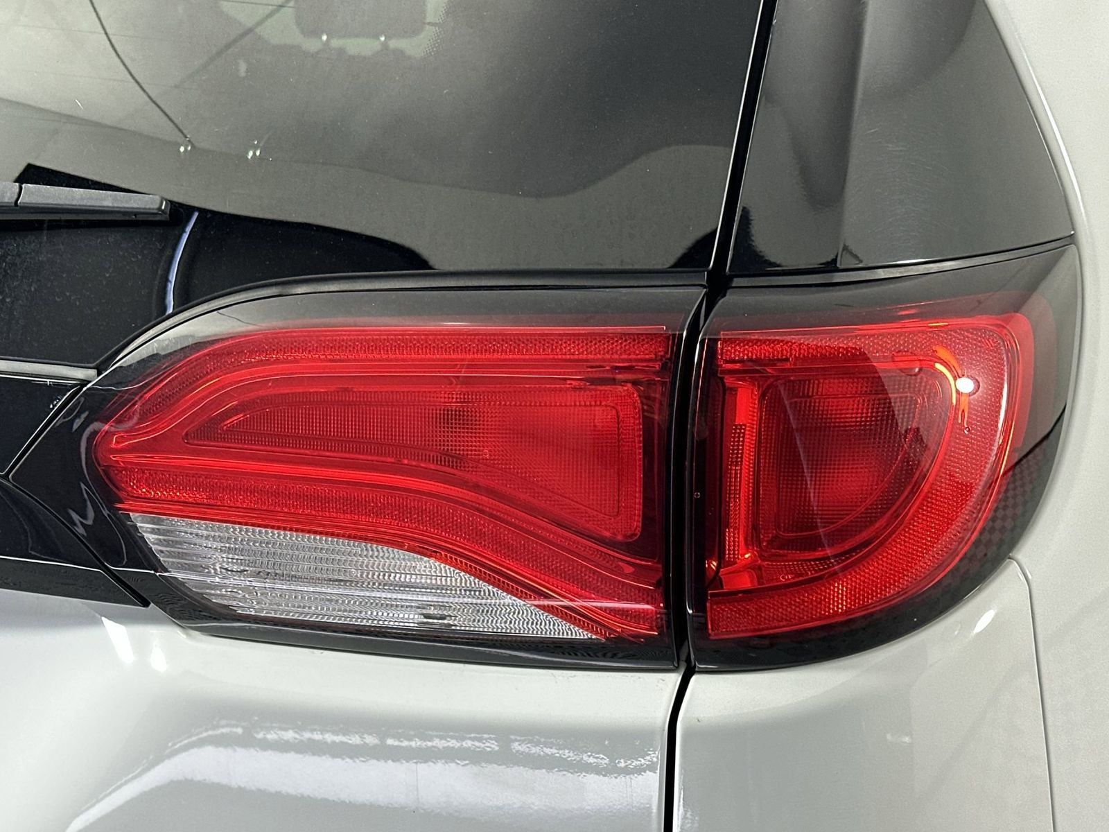 Used 2023 Chrysler Voyager LX FWD image 26