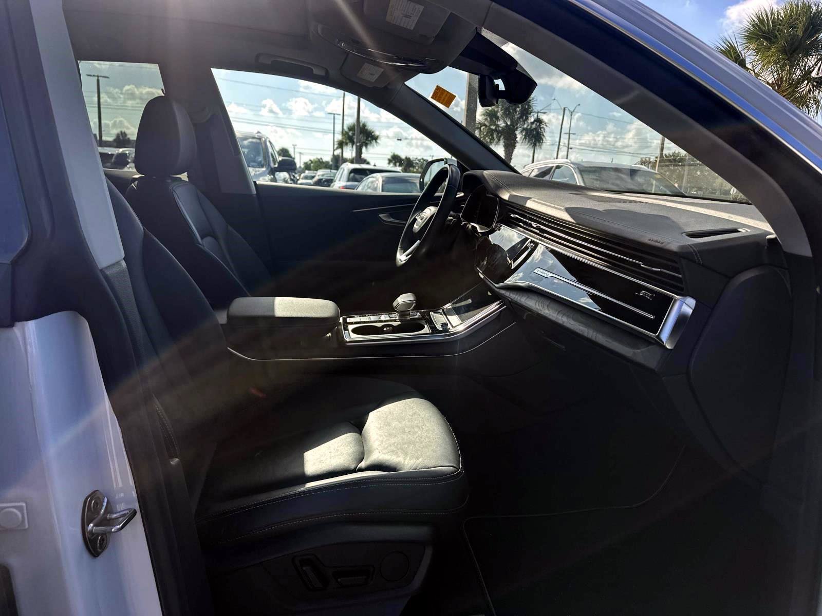 Used 2023 Audi Q8 Premium w/ Convenience Package AWD/4WD image 7