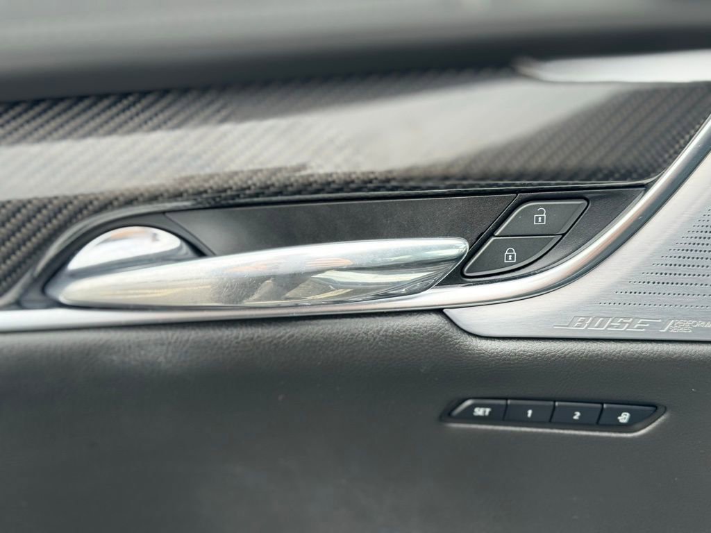 Used 2024 Cadillac XT6 Sport w/ LPO, Onyx Lite Package image 24