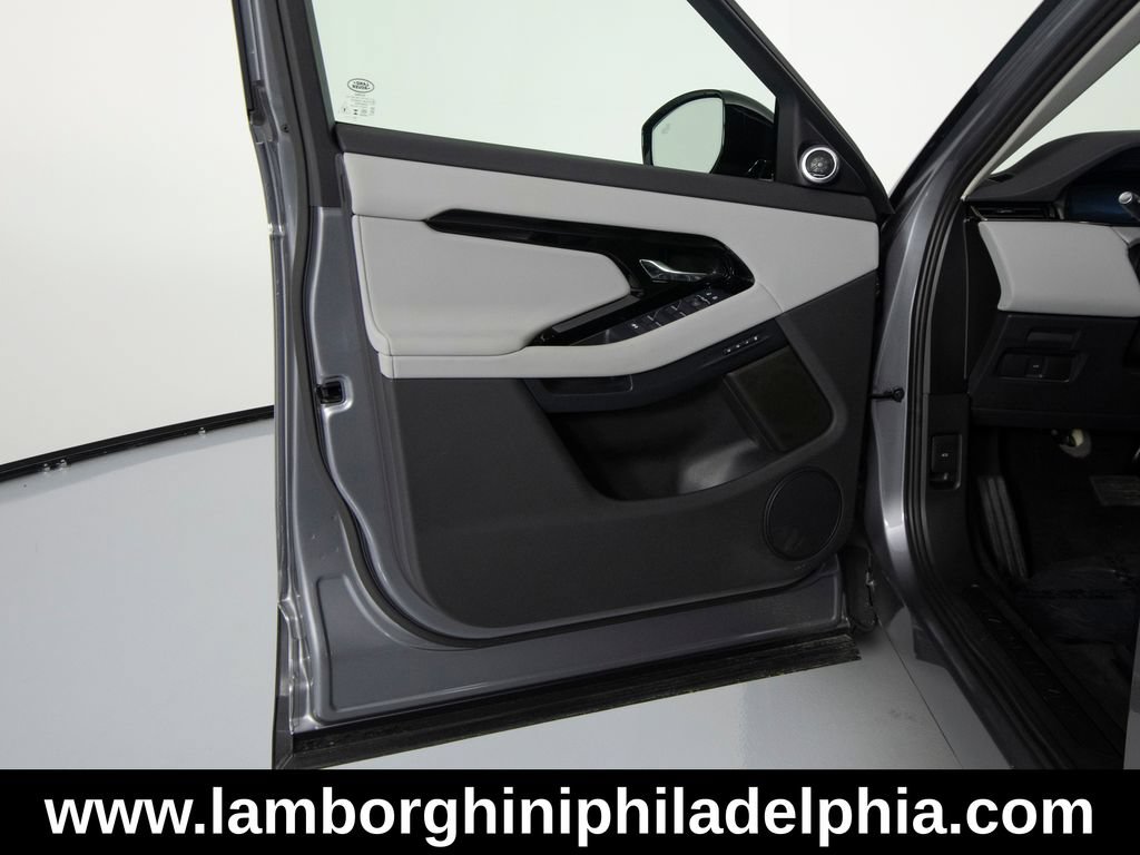 Used 2025 Land Rover Range Rover Evoque S AWD/4WD image 9