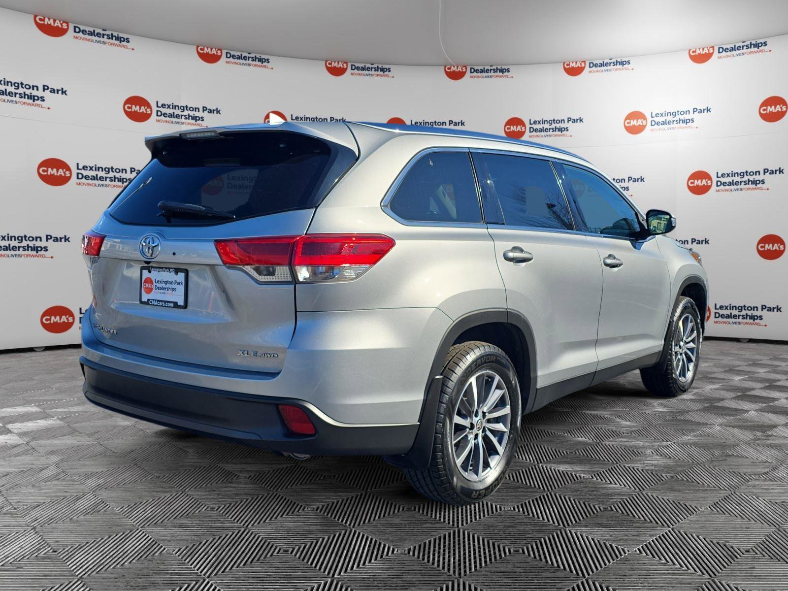 Used 2019 Toyota Highlander XLE image 7