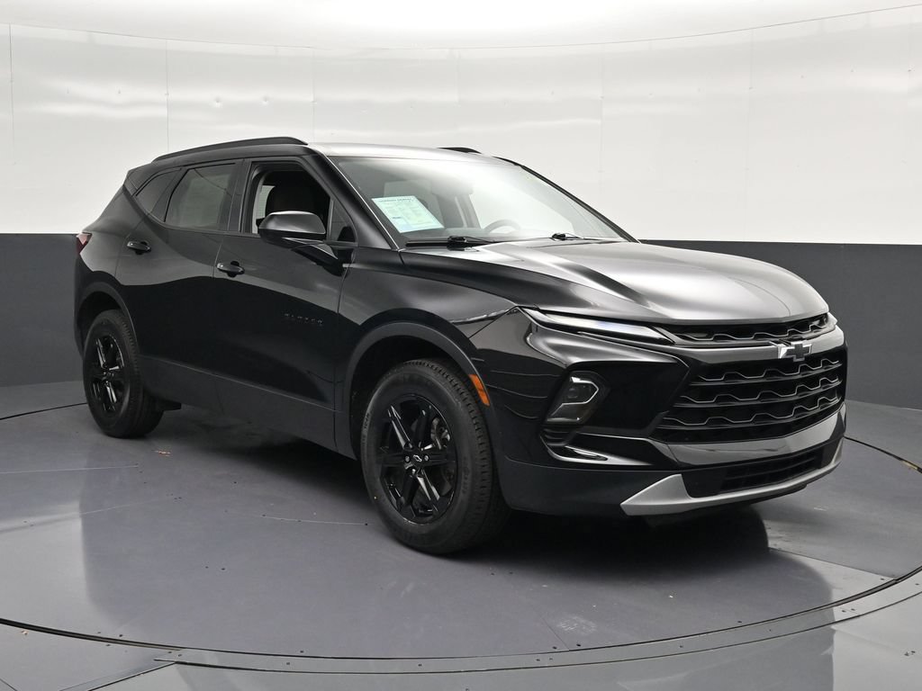 Used 2024 Chevrolet Blazer LT w/ Midnight/Sport Edition FWD image 5