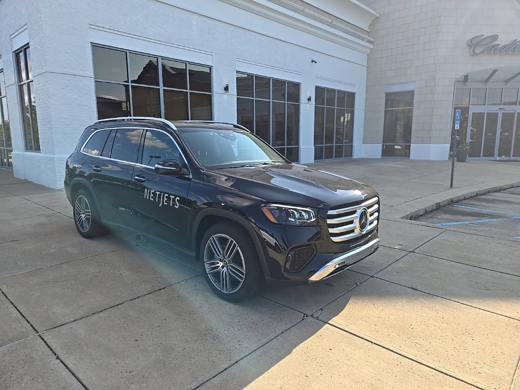 Used 2024 Mercedes-Benz GLS 450 4MATIC image 4