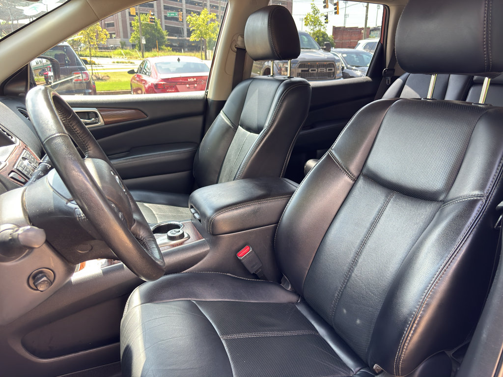 Used 2018 Nissan Pathfinder Platinum AWD/4WD image 12
