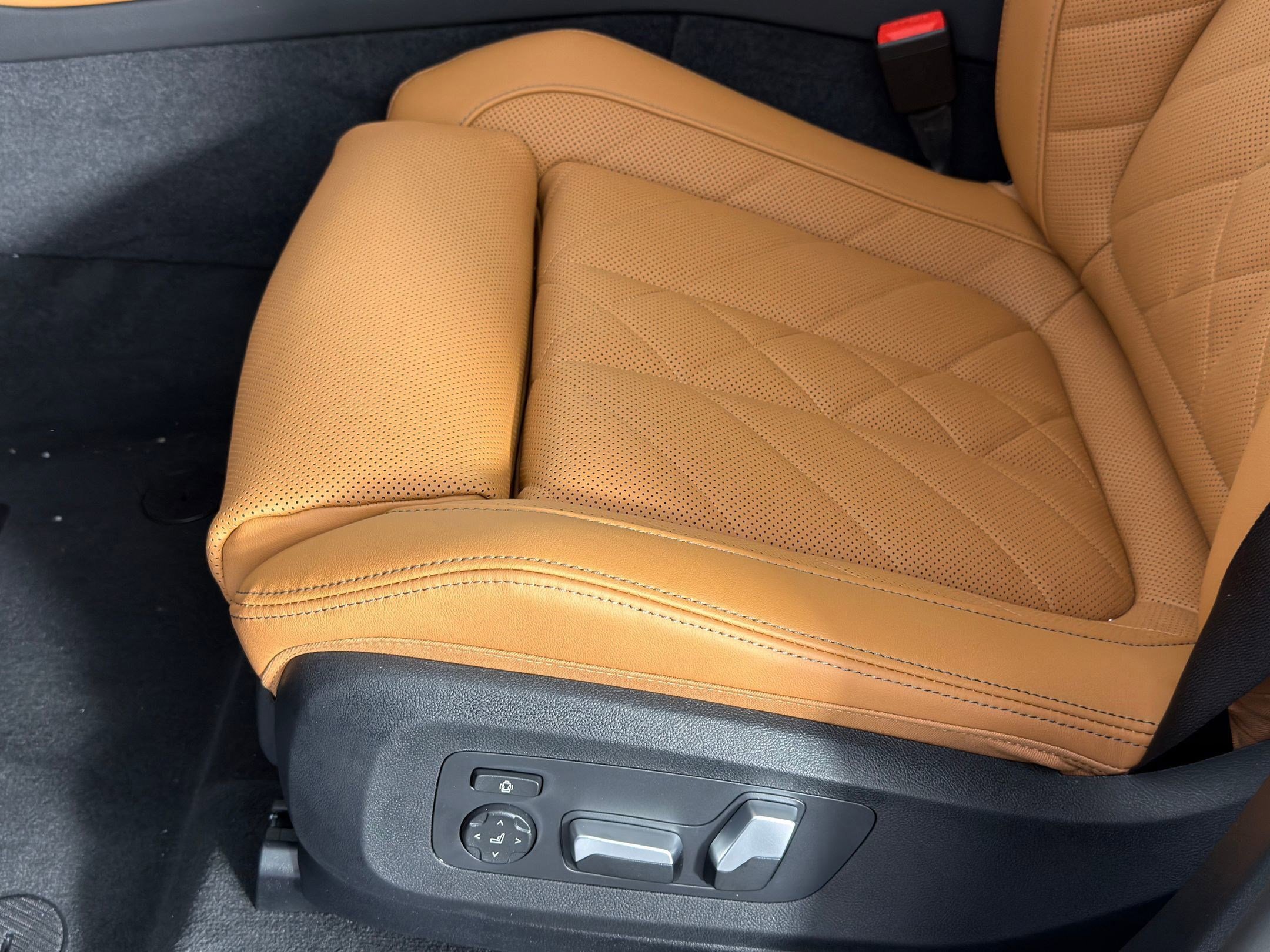 Used 2026 BMW X5 sDrive40i w/ Premium Package RWD image 11