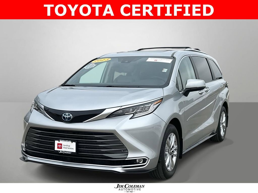 Certified 2023 Toyota Sienna Limited image 1