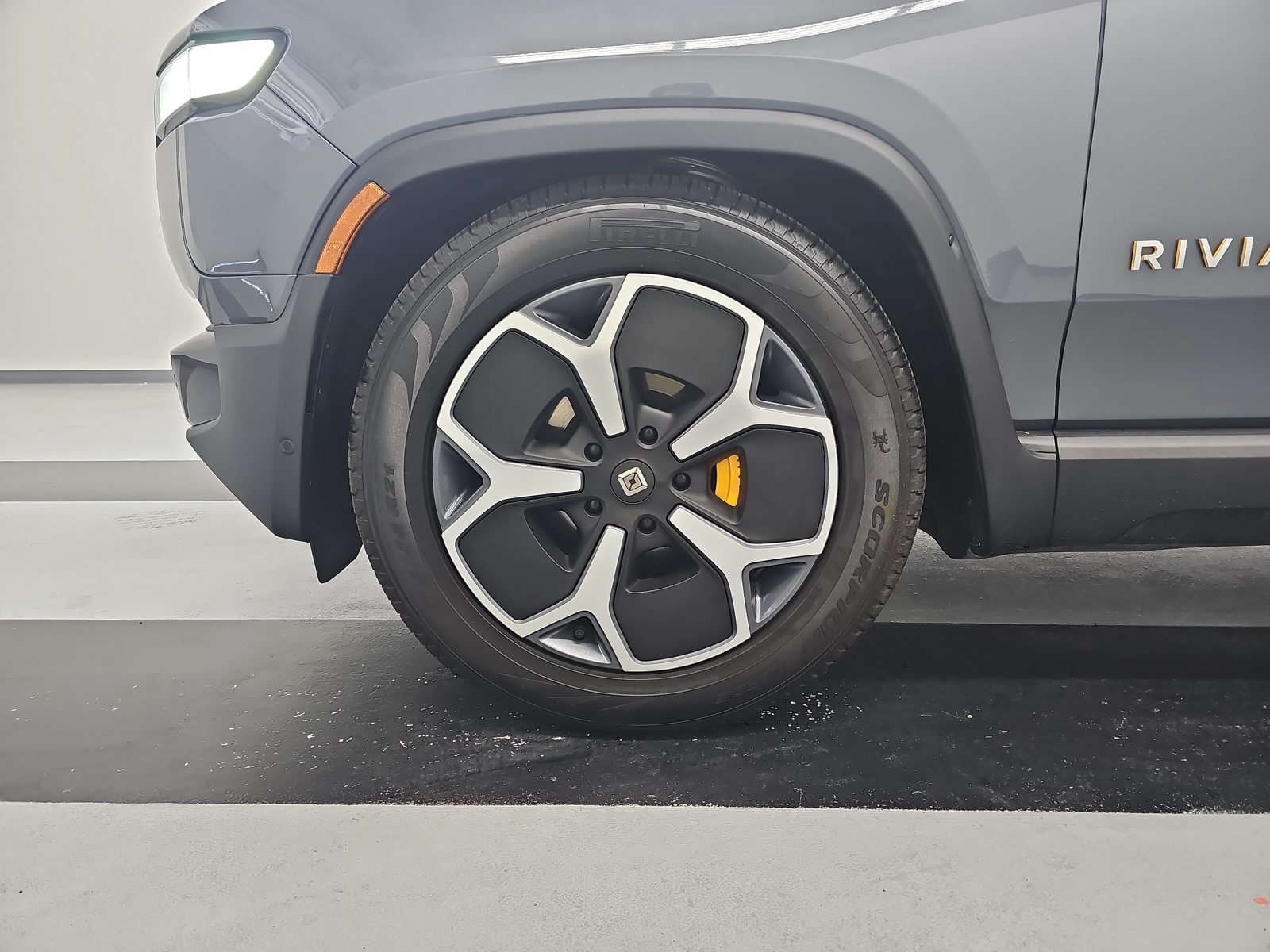 Used 2024 Rivian R1S Adventure Quad AWD/4WD image 9