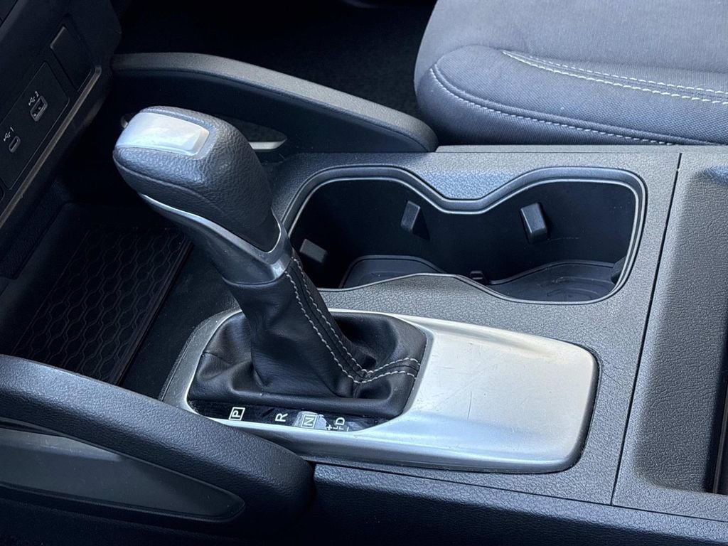 Used 2023 Nissan Frontier SV image 33