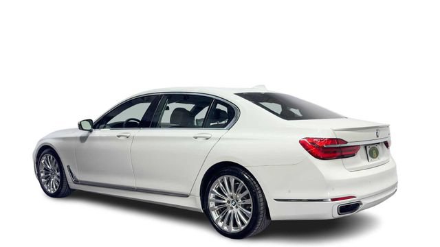 Used 2019 BMW 750i w/ Autobahn Package RWD image 4
