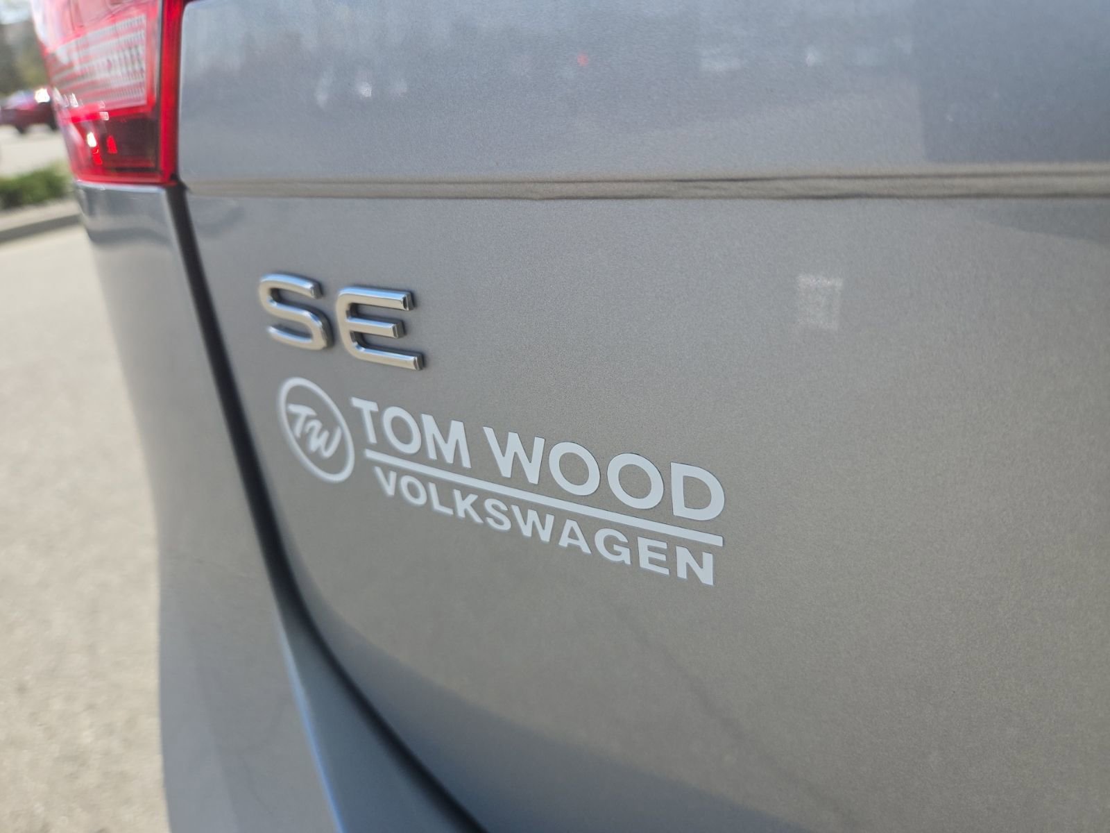 Certified 2022 Volkswagen Tiguan SE R-Line AWD/4WD image 13
