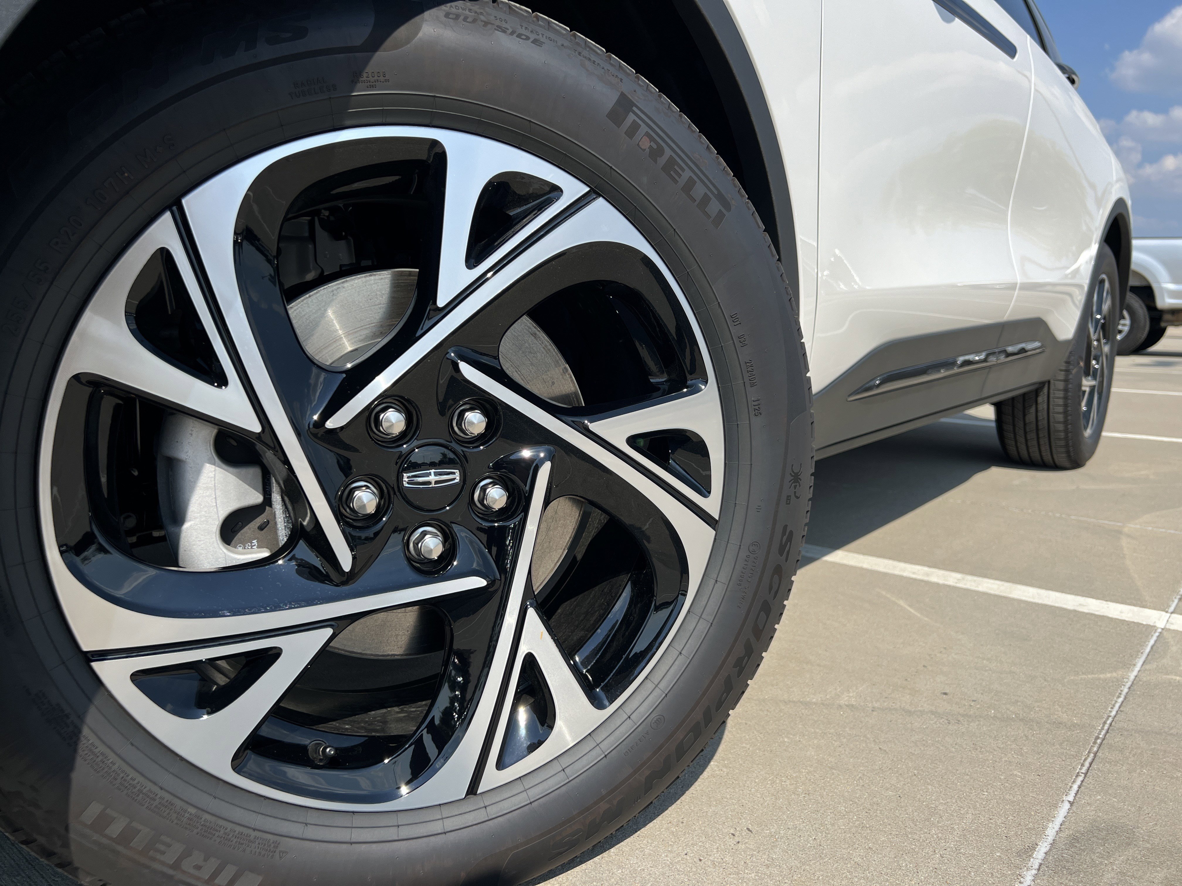 New 2025 Lincoln Nautilus Premier w/ Equipment Group 102A image 14