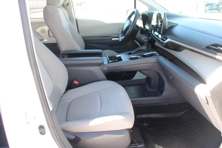 Certified 2024 Toyota Sienna LE AWD/4WD image 19