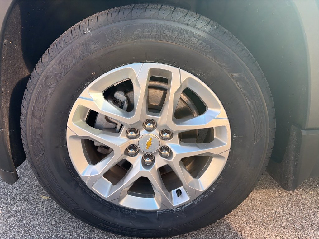 Used 2020 Chevrolet Traverse LT w/ Driver Confidence II Package AWD/4WD image 23