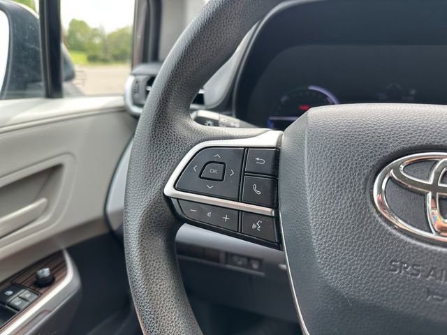Used 2021 Toyota Sienna LE image 24