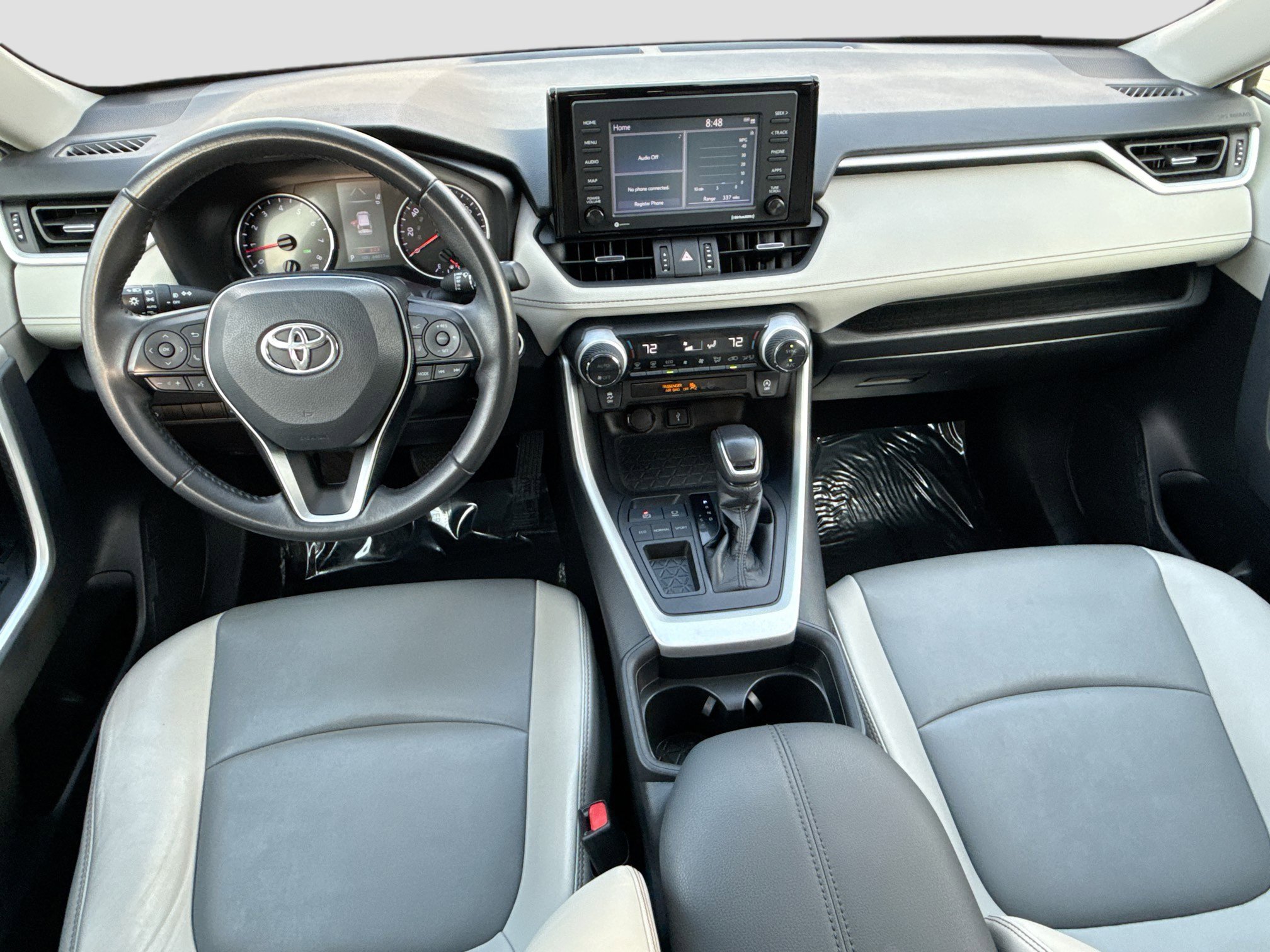 Used 2021 Toyota RAV4 XLE Premium image 16