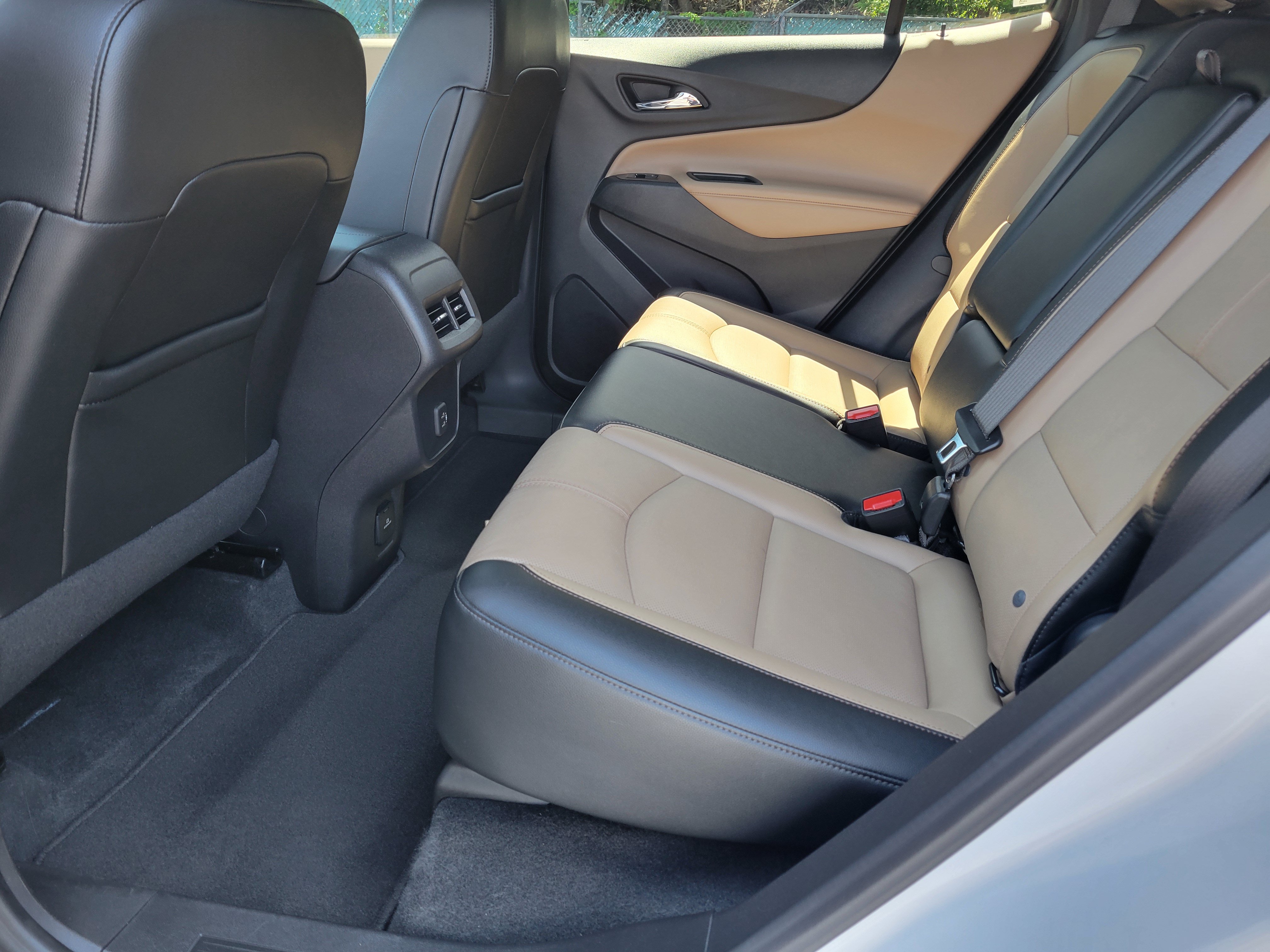 Certified 2024 Chevrolet Equinox Premier FWD image 31