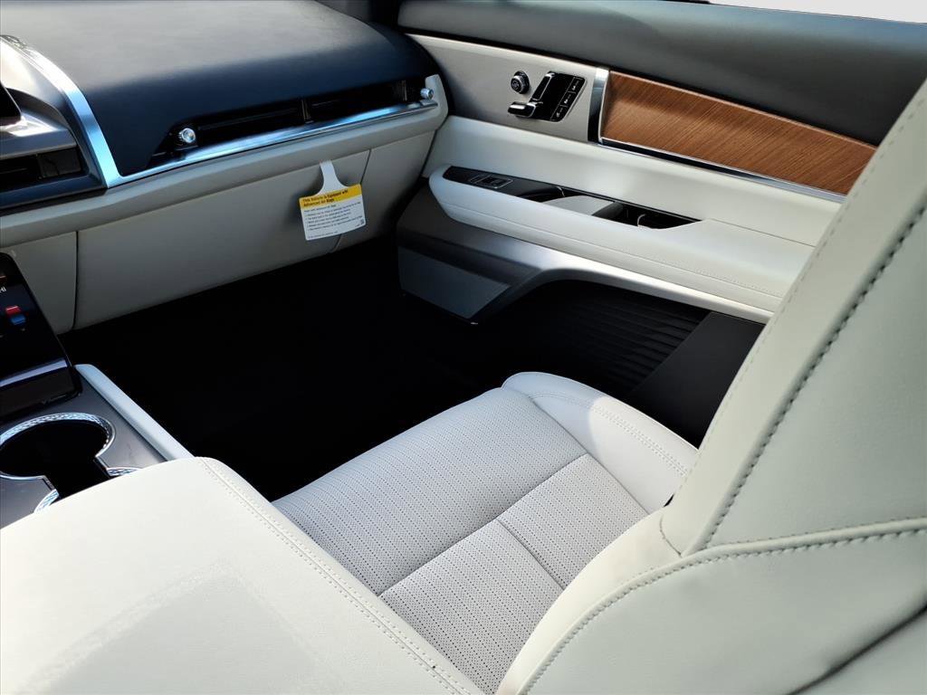 New 2026 Cadillac Vistiq Sport w/ LPO, Floor Liner Package image 10