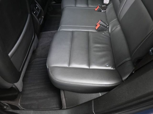 Used 2025 Cadillac XT4 Premium Luxury image 21