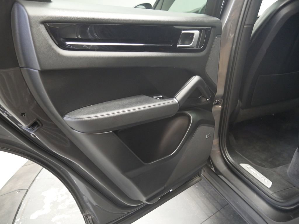 Certified 2023 Porsche Cayenne image 19