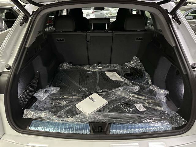 Used 2025 Audi Q5 Premium Plus w/ Premium Plus AWD/4WD image 10