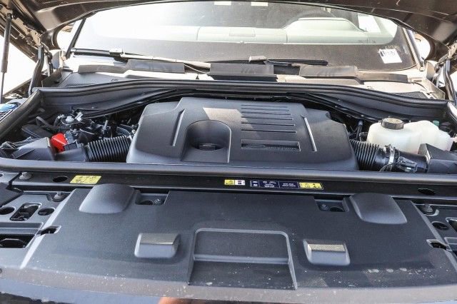 New 2025 Land Rover Range Rover Sport SE image 25