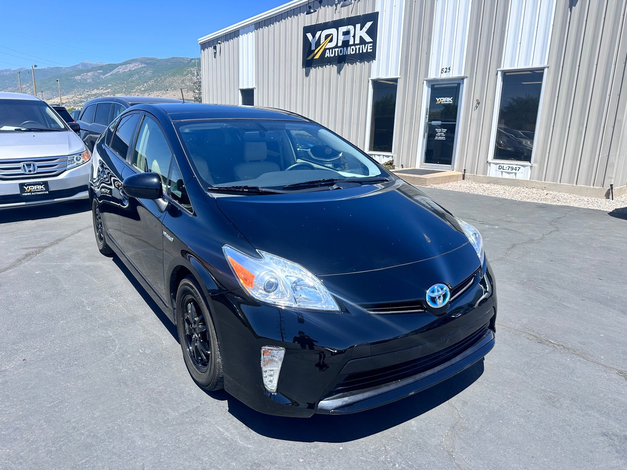 Used 2015 Toyota Prius Four w/ Deluxe Solar Roof Package FWD image 1