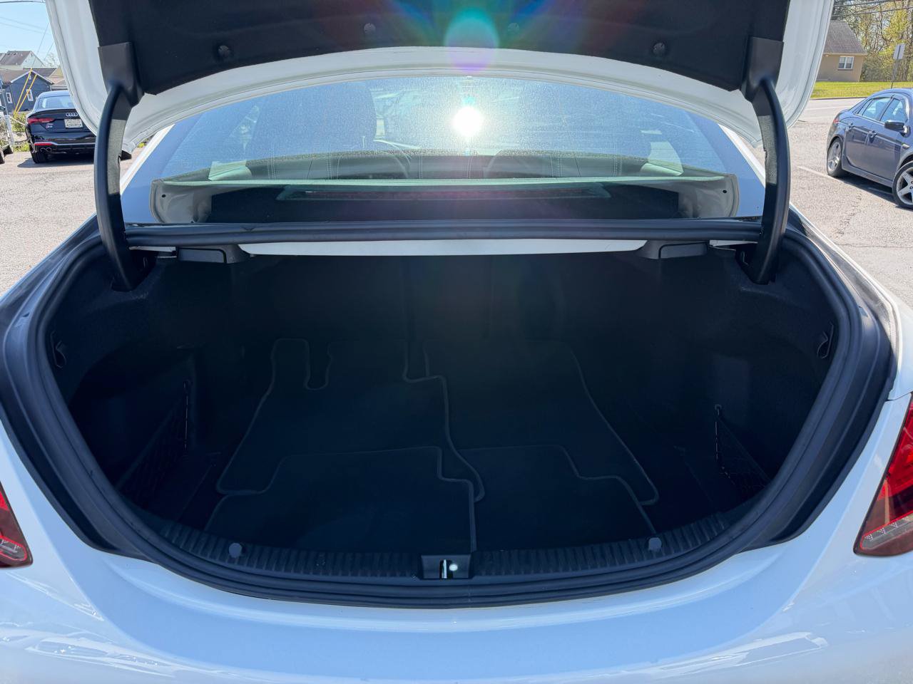 Used 2019 Mercedes-Benz C 300 4MATIC Sedan image 30
