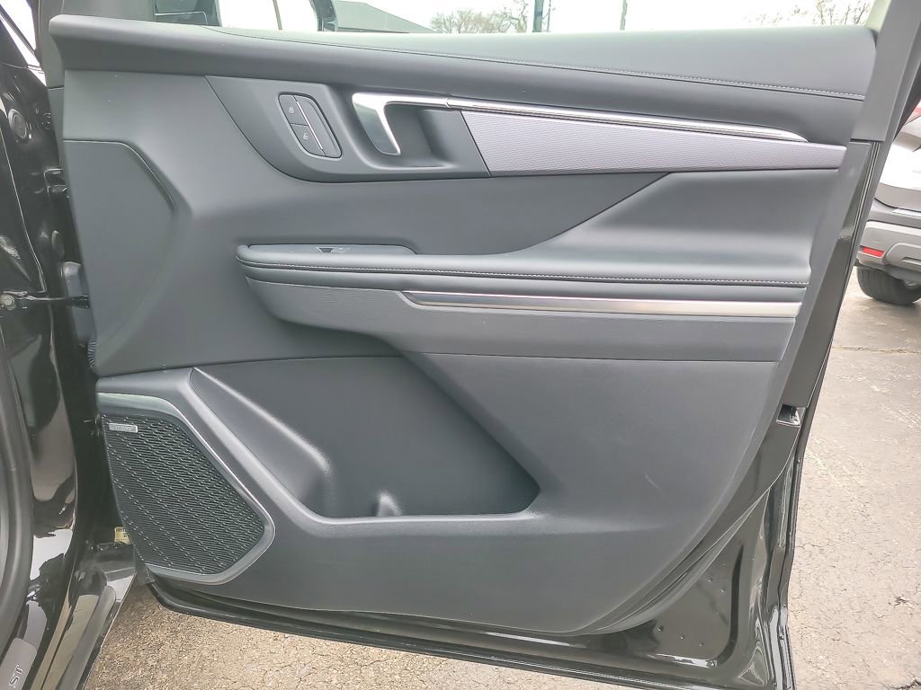 Used 2025 Buick Enclave Sport Touring image 19