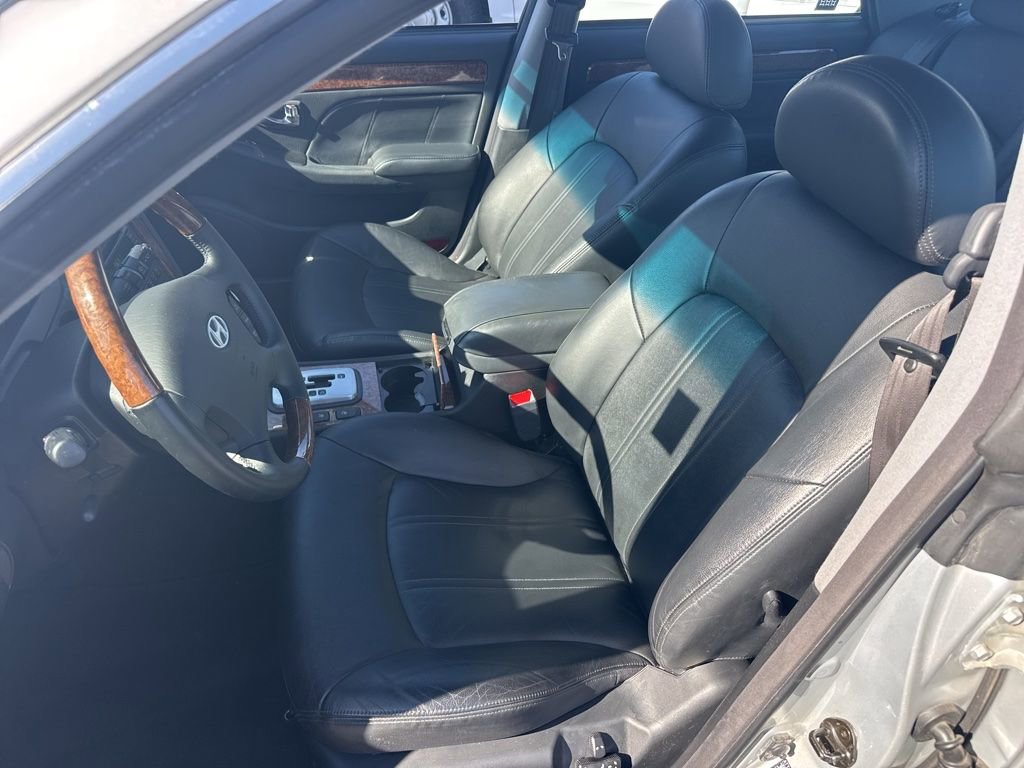 Used 2005 Hyundai XG350 L image 5