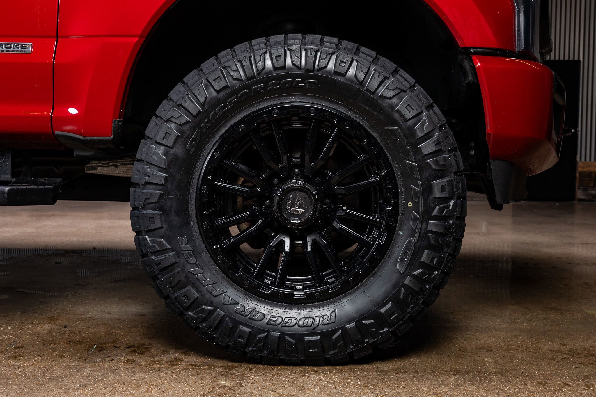 Used 2022 Ford F250 Lariat w/ Black Appearance Package image 12