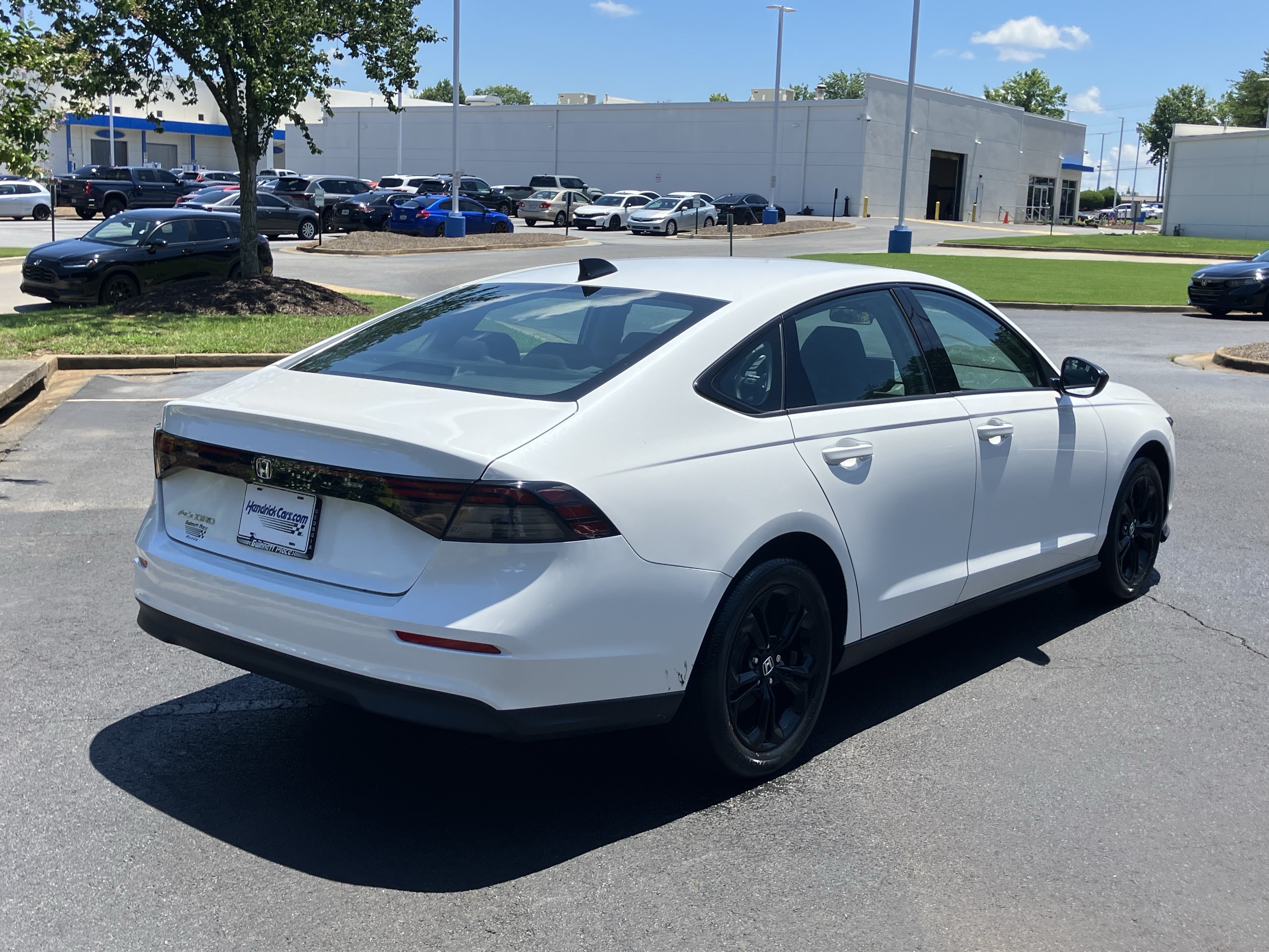 Used 2025 Honda Accord SE image 10