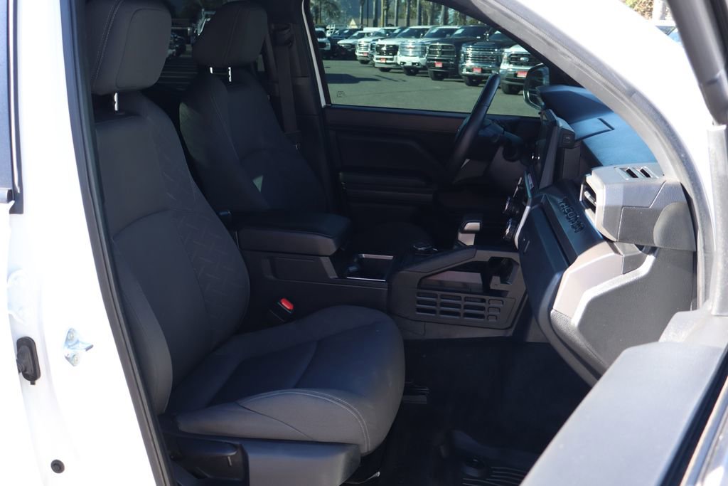 Used 2024 Toyota Tacoma SR5 AWD/4WD image 46