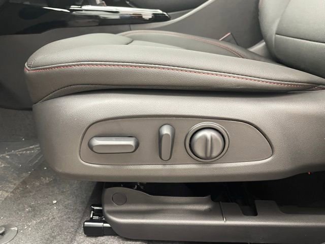 New 2026 Chevrolet Trax RS w/ Sunroof Package image 10