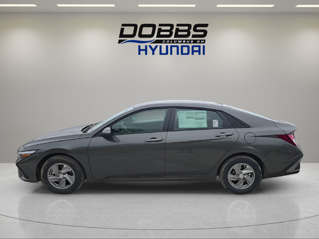 New 2026 Hyundai Elantra SE FWD image 2