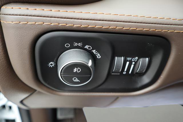 New 2026 RAM 3500 Limited AWD/4WD image 20