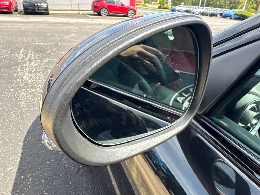 Used 2024 Alfa Romeo Giulia AWD image 19