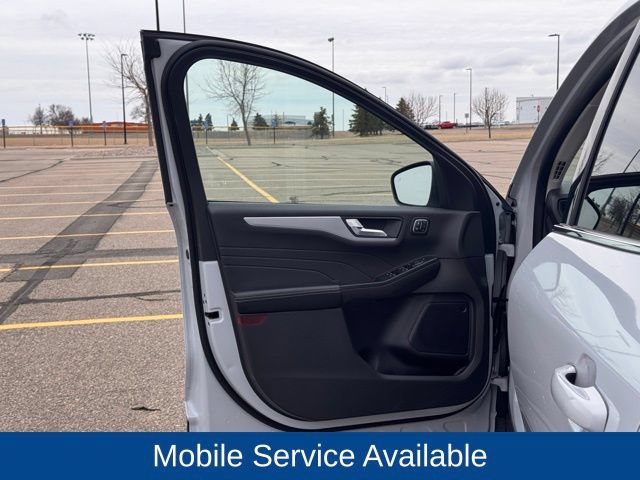 Used 2025 Ford Escape Platinum AWD/4WD image 5