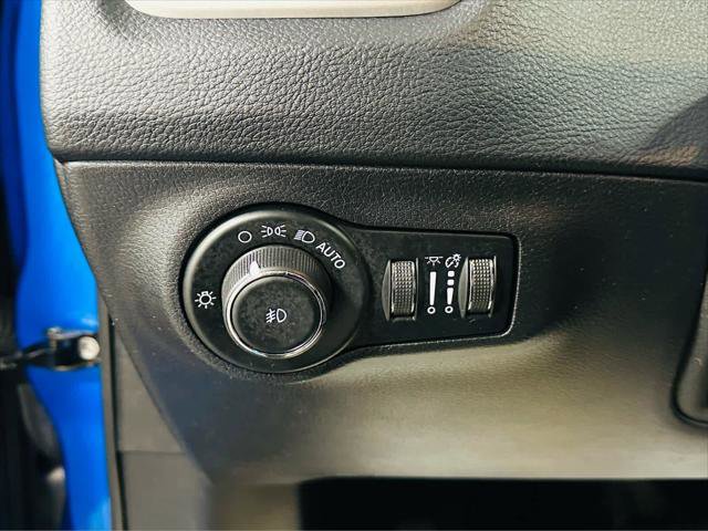 Certified 2019 Jeep Compass Latitude w/ Cold Weather Group image 14