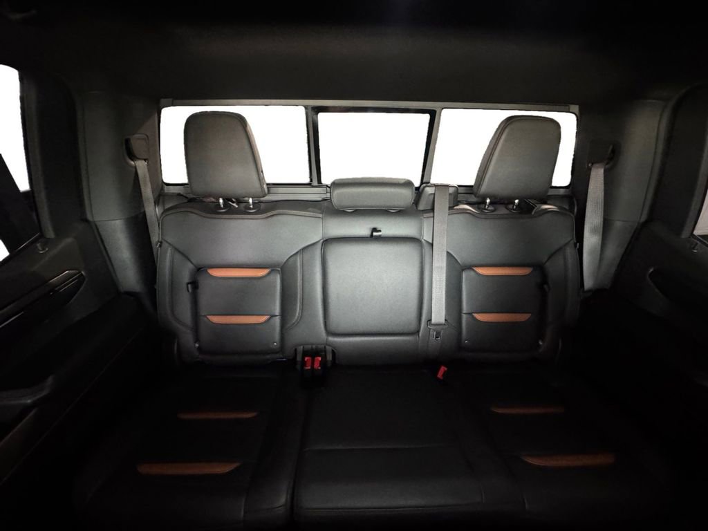 Used 2024 GMC Sierra 1500 AT4 w/ Technology Package image 18