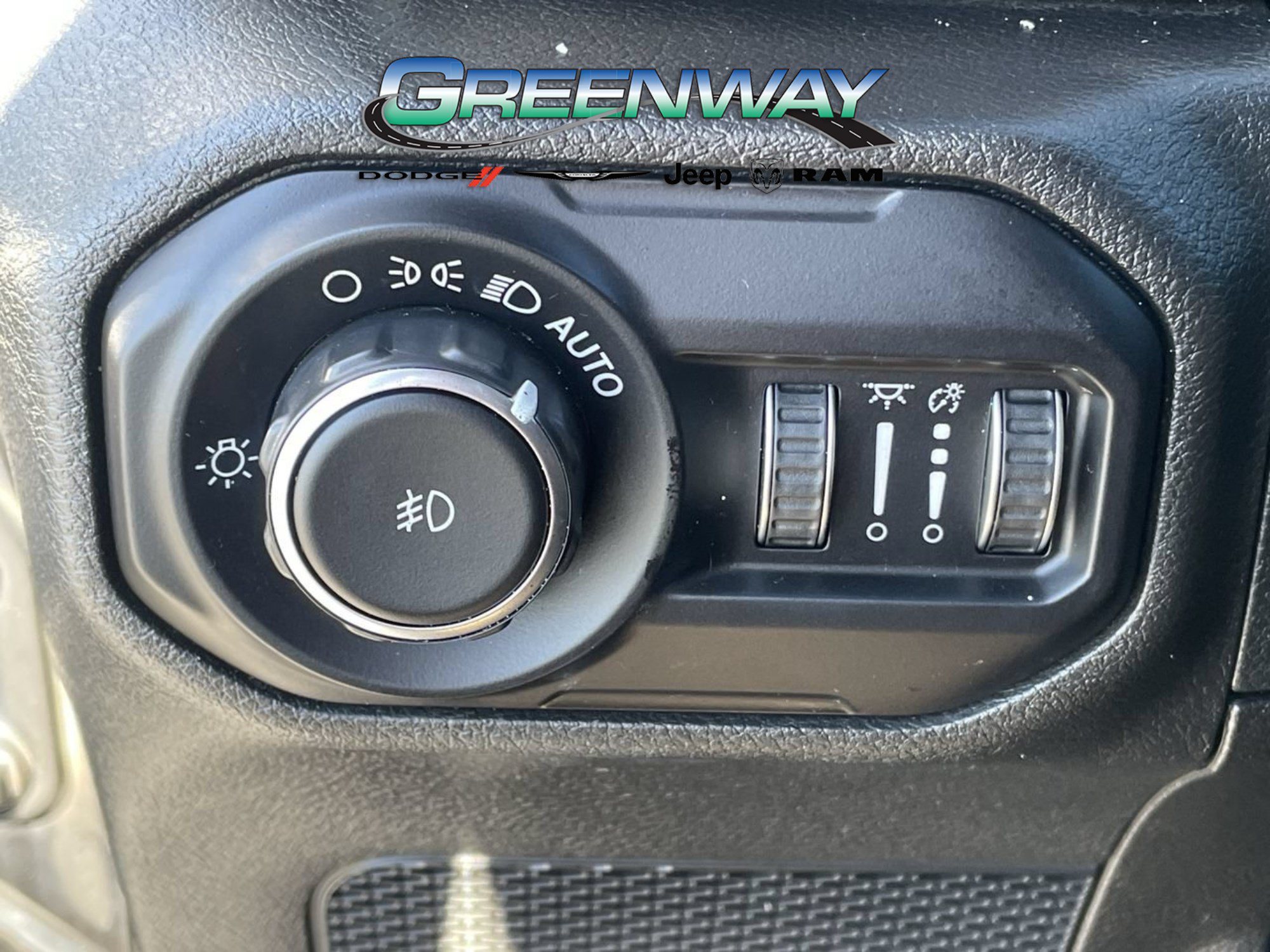 Used 2018 Jeep Wrangler Unlimited Rubicon AWD/4WD image 24