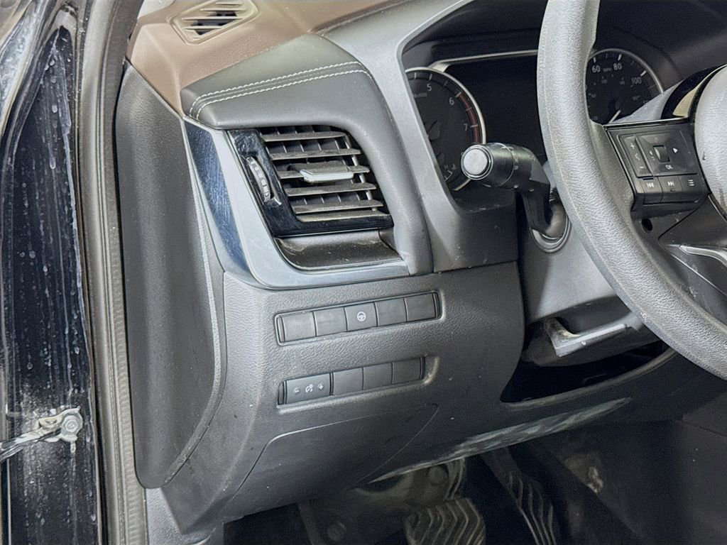 Used 2021 Nissan Rogue SV FWD image 8