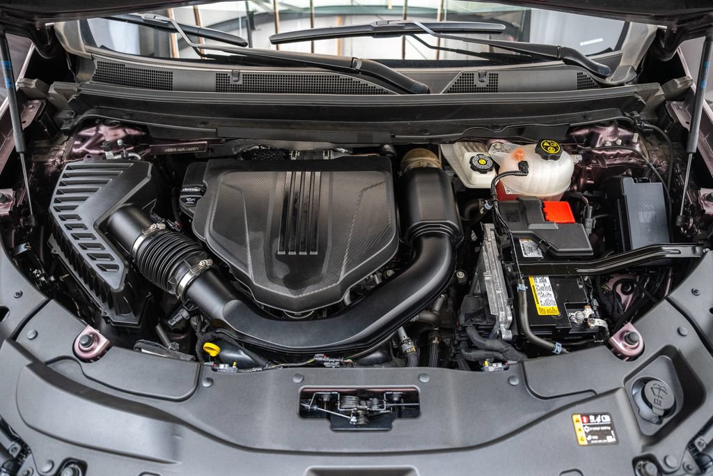 Used 2024 Chevrolet Traverse RS FWD image 21