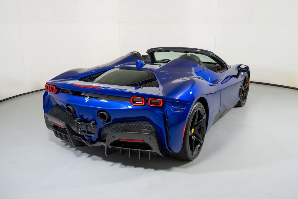 Used 2022 Ferrari SF90 Spider image 2