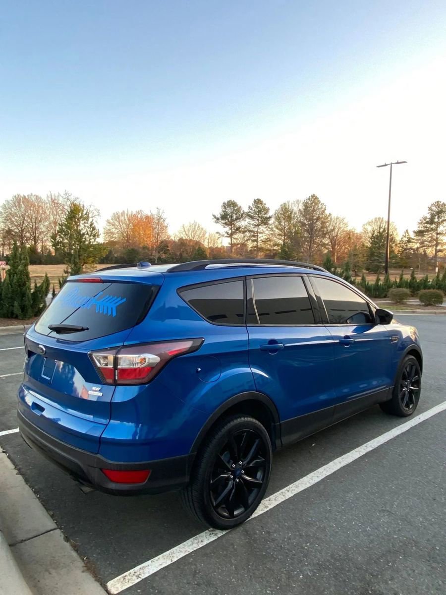 Used 2017 Ford Escape SE w/ SE Sport Appearance Package image 7