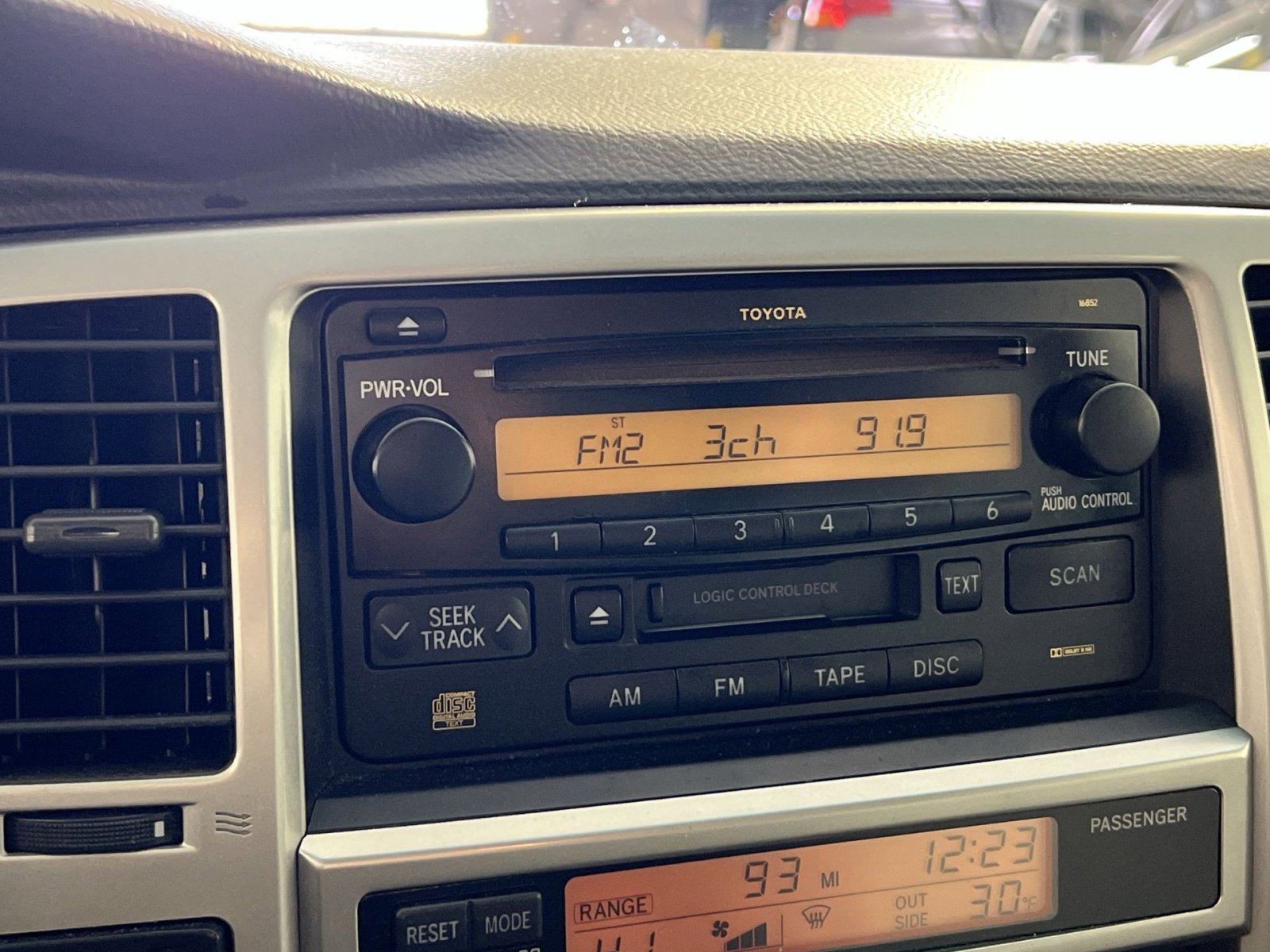 Used 2004 Toyota 4Runner SR5 image 17