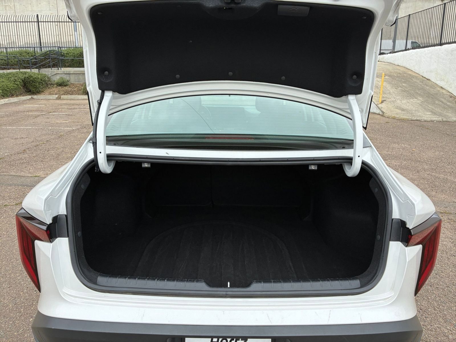 Used 2025 Kia K4 LXS image 30