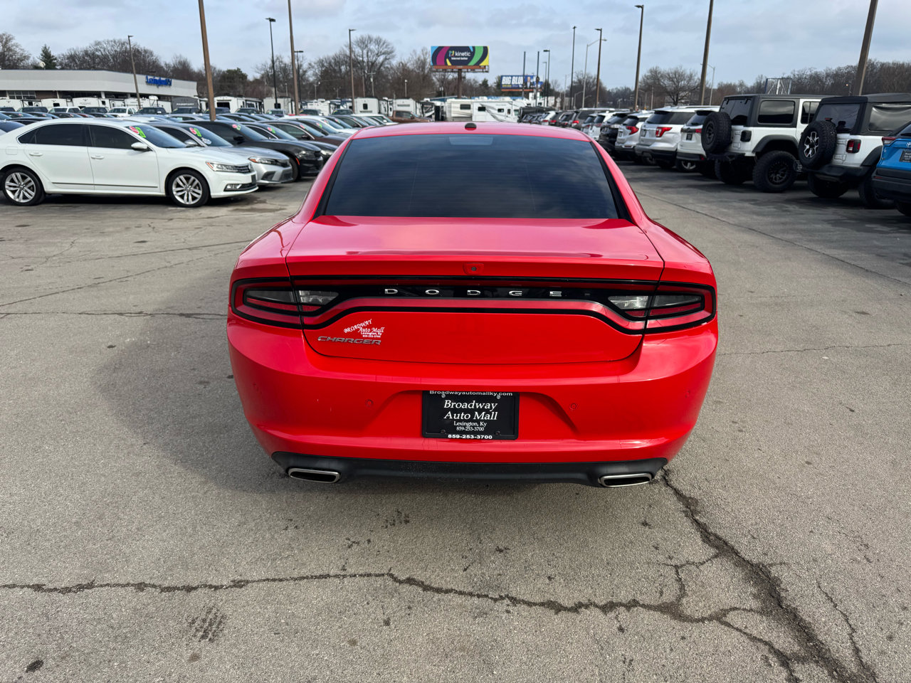 Used 2019 Dodge Charger SXT w/ Leather Interior Group image 4