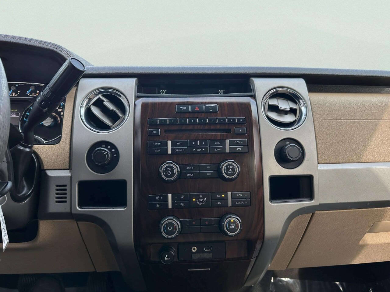 Used 2012 Ford F150 Lariat image 26